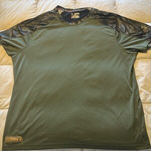 Under Armour Men’s Workout Shirt